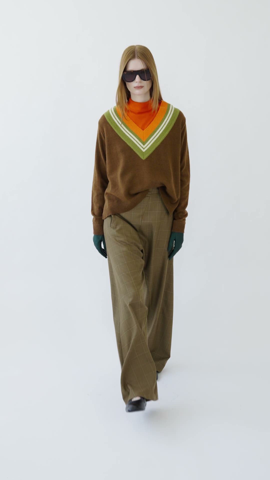 Sweater_Stephi_habano.mp4