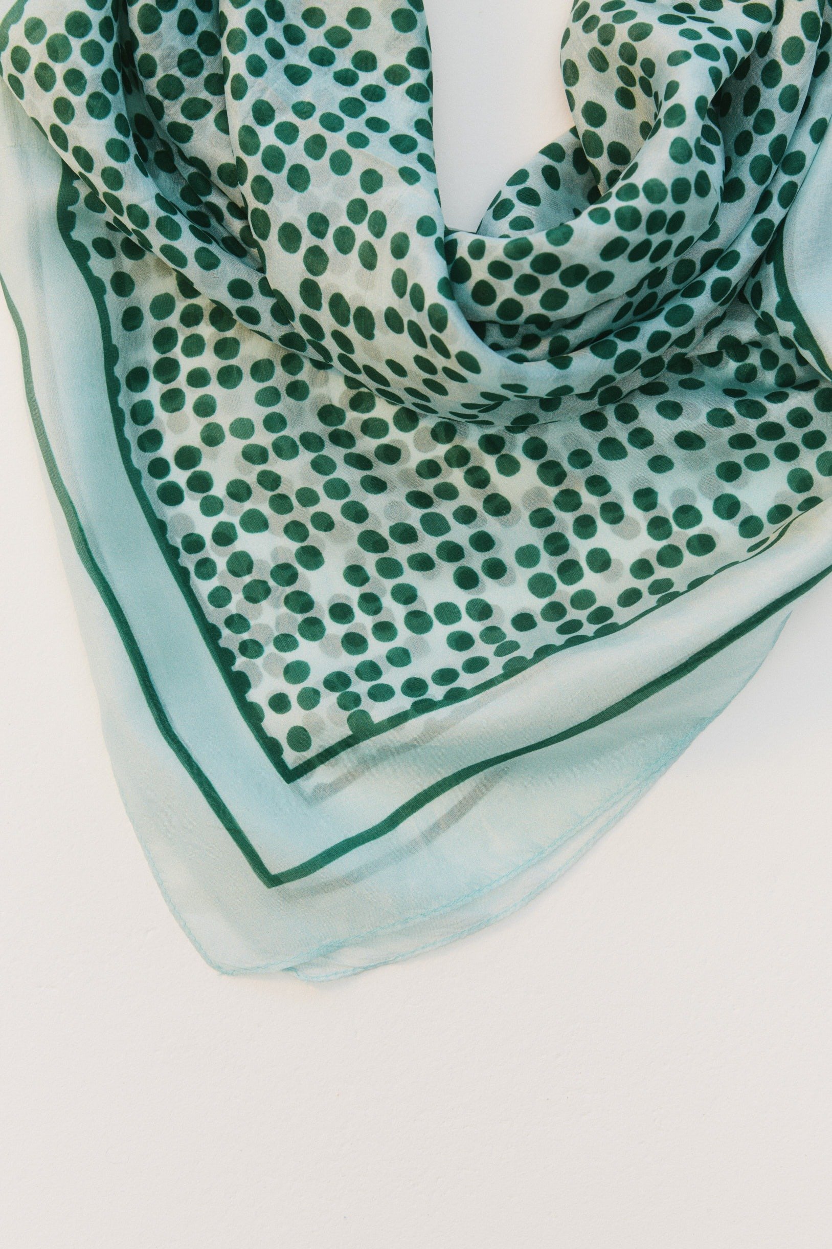 PAÑUELO DOTS
